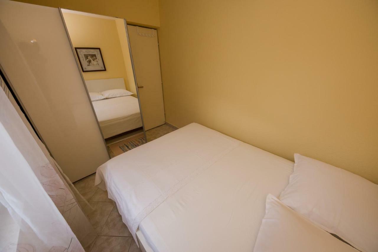 Apartments Mateo โตรกีร์ ภายนอก รูปภาพ