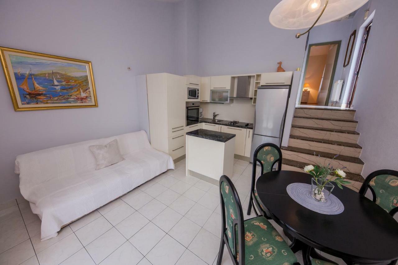 Apartments Mateo โตรกีร์ ภายนอก รูปภาพ