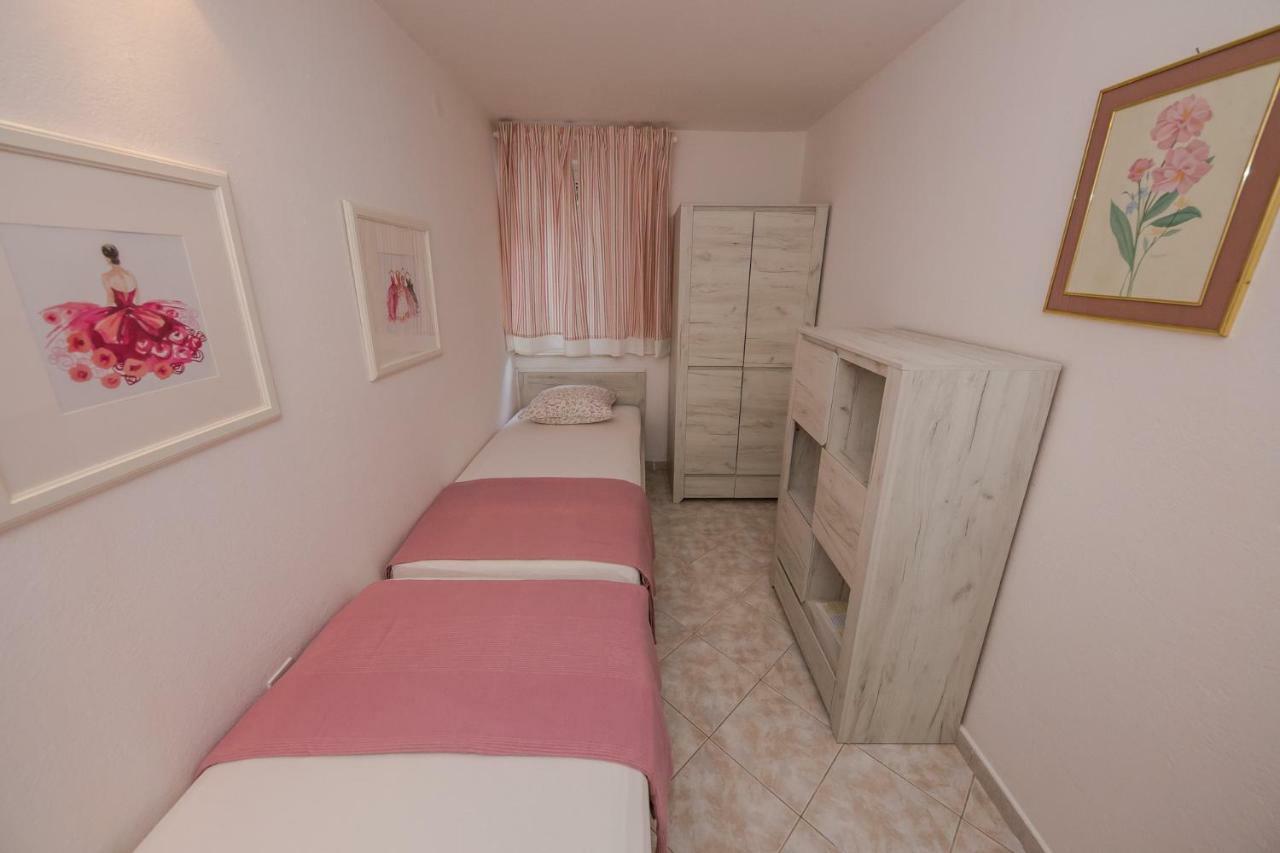 Apartments Mateo โตรกีร์ ภายนอก รูปภาพ